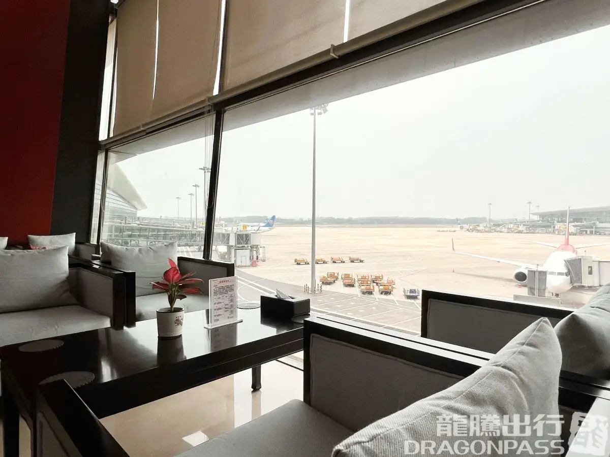 First Class Lounge (3rd floor Southeast) – photos 7
