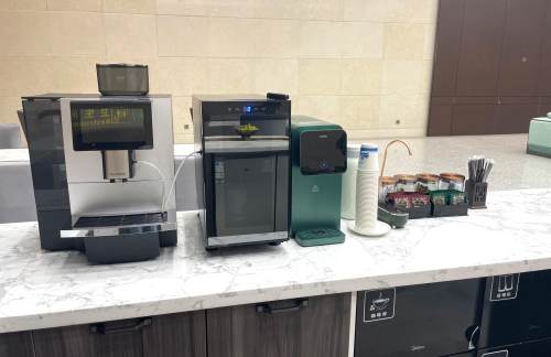 hebxz商务座候车区