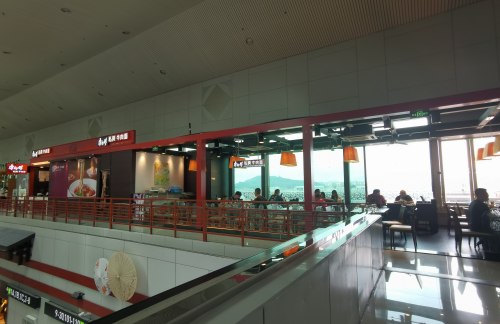 福州长乐国际机场康师傅私房牛肉面