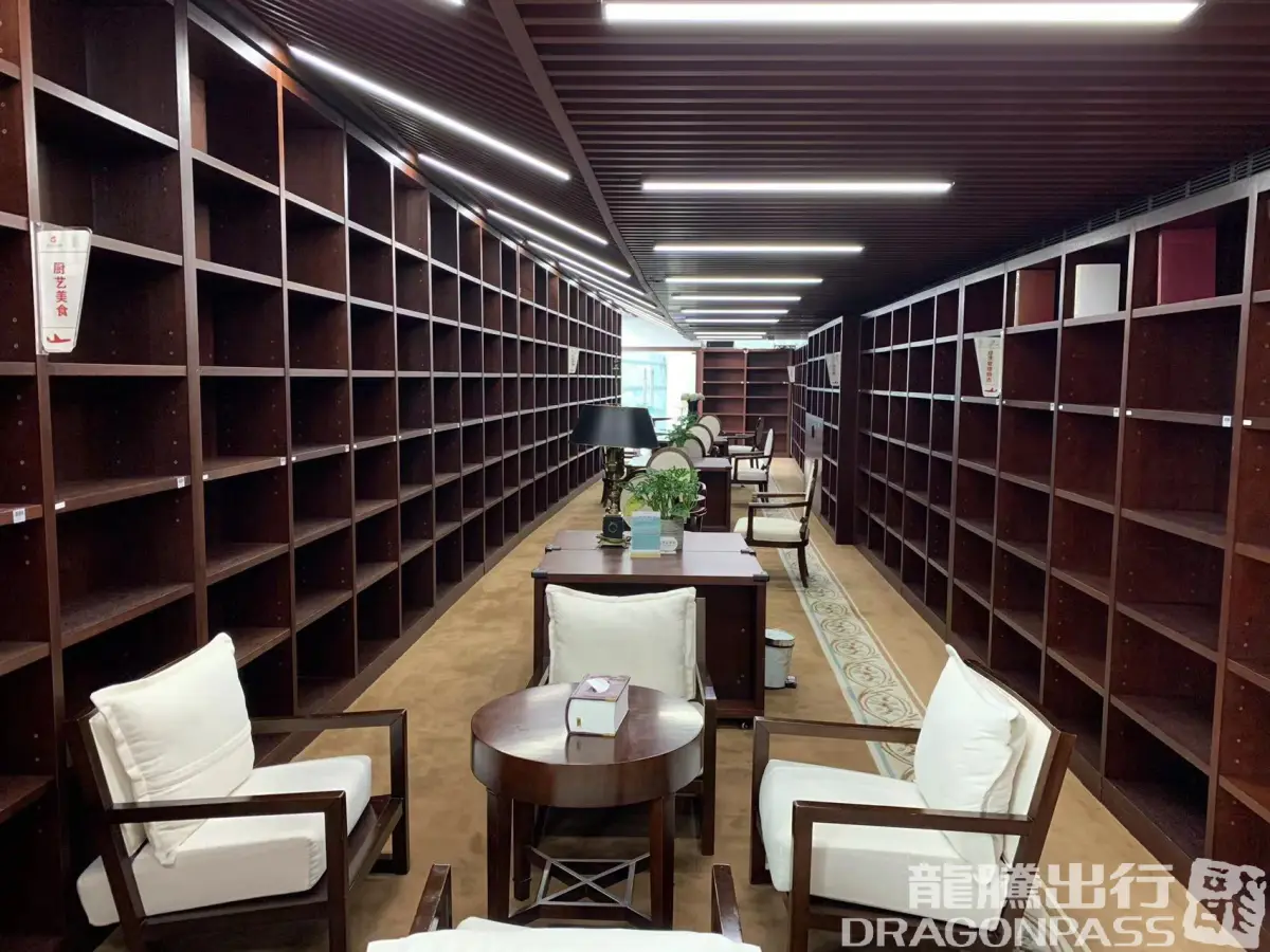 Concept Bookstore Waiting Room (T2 Dom) – photos 2