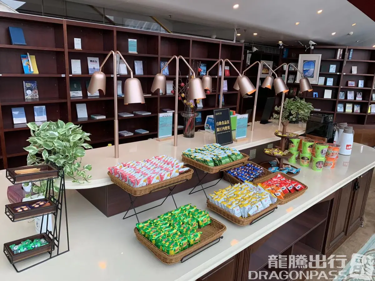 Concept Bookstore Waiting Room (T2 Dom) – photos 6
