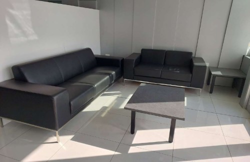 MECSala Vip Manta by Layoverstay