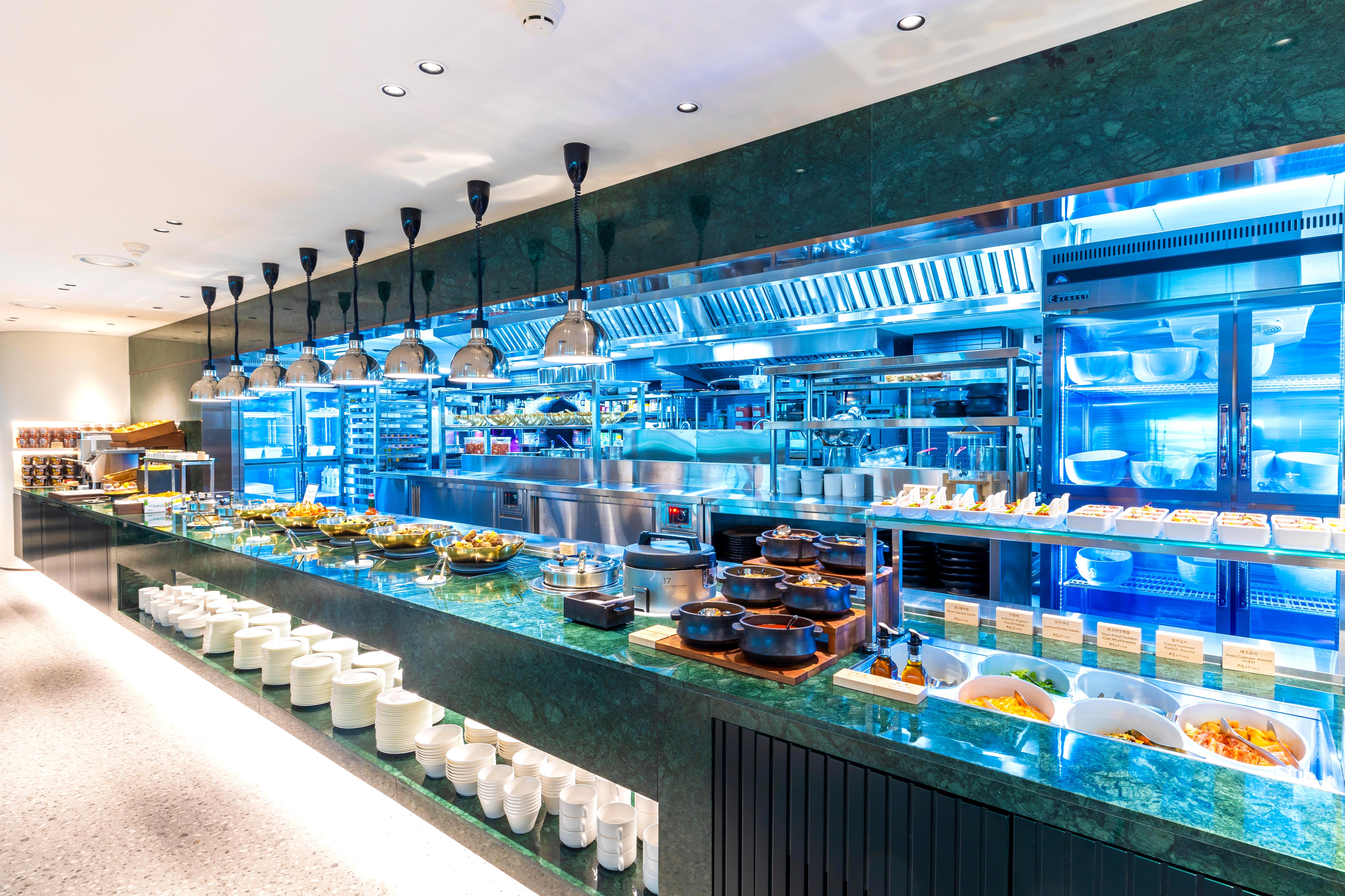 Matina Lounge (East Wing)