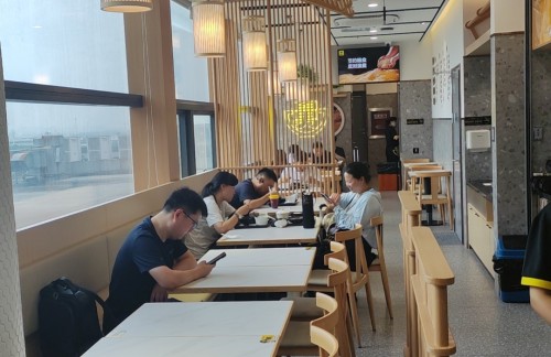 上海虹桥站老娘舅（1B检票口）