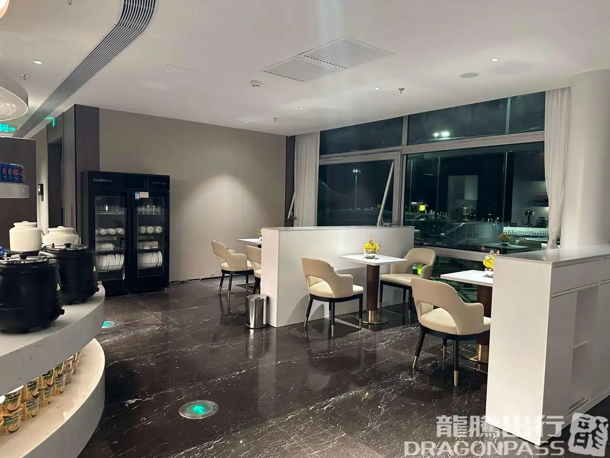 First Class Lounge – photos 3