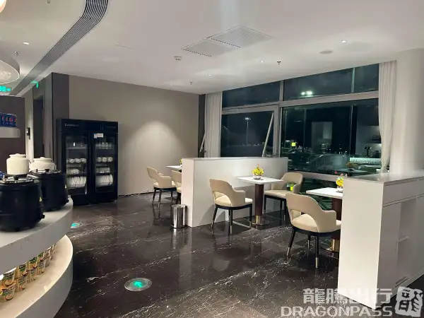 First Class Lounge – photos 3