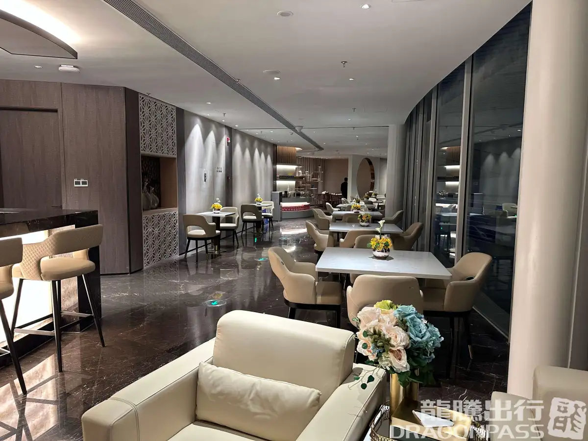 First Class Lounge – photos 4