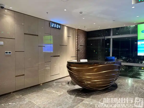 First Class Lounge – photos 5