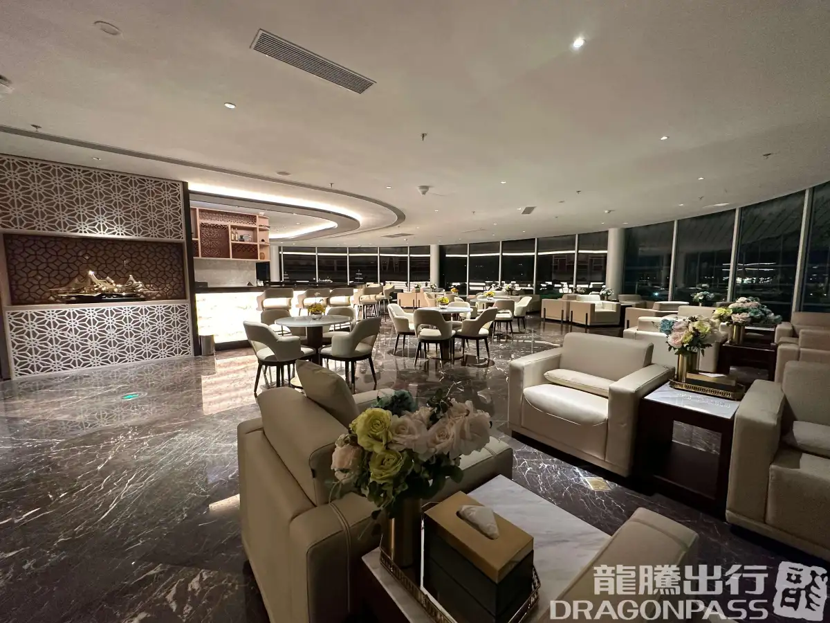 First Class Lounge – photos 8