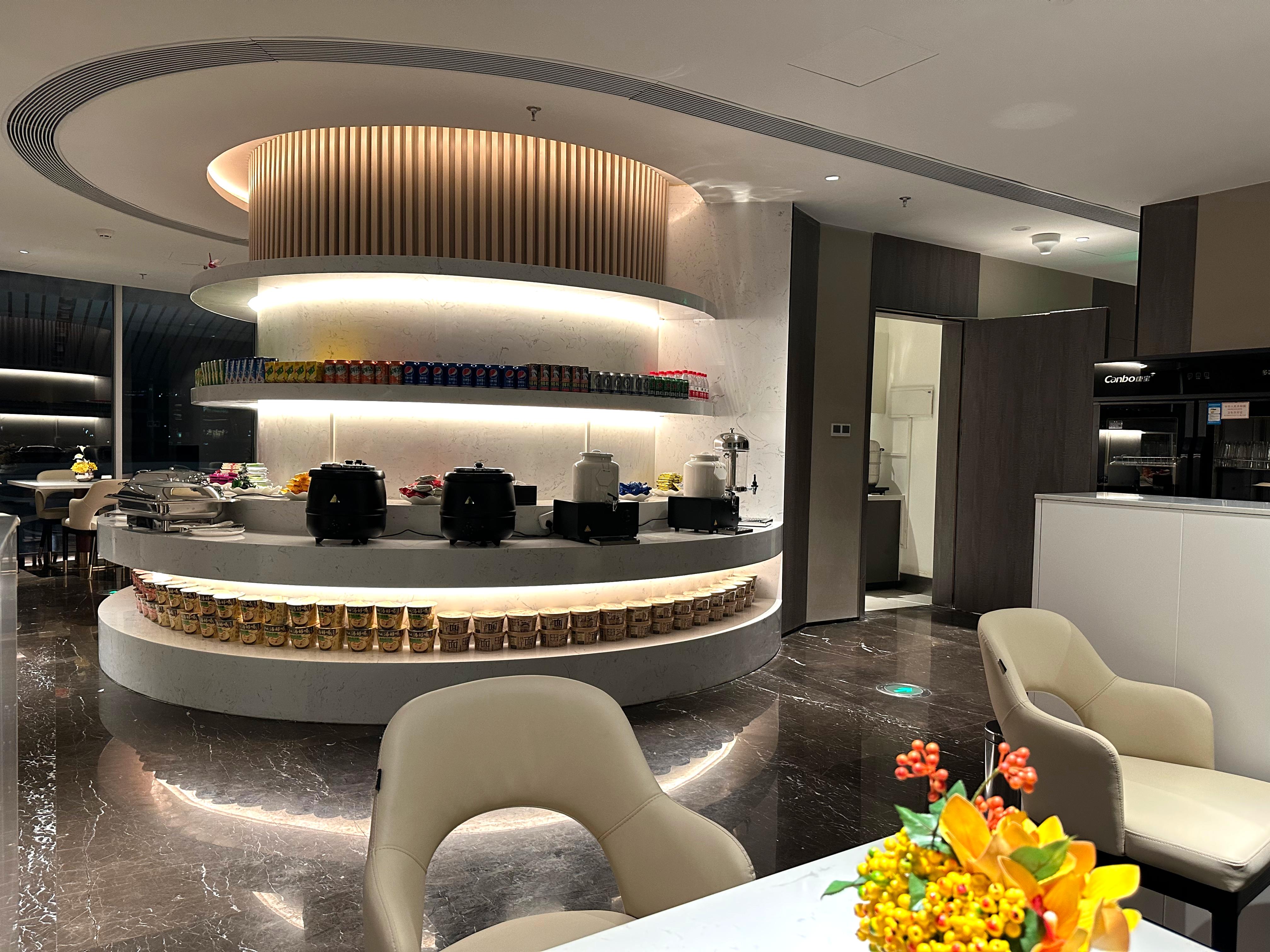First Class Lounge atmosphere, image 9