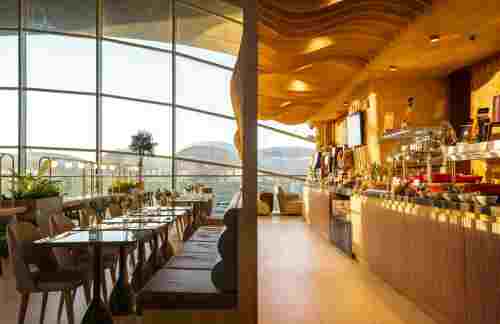 air-200007Plaza Premium Lounge (Departures)