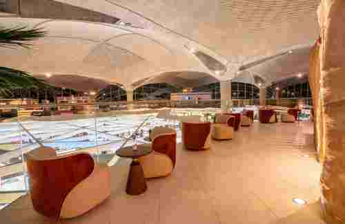 air-200007Plaza Premium Lounge (Departures)