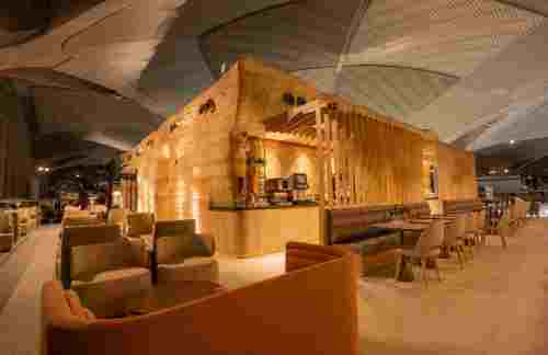 air-200007Plaza Premium Lounge (Departures)