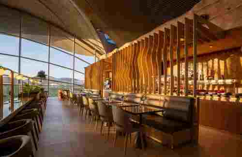 air-200007Plaza Premium Lounge (Departures)