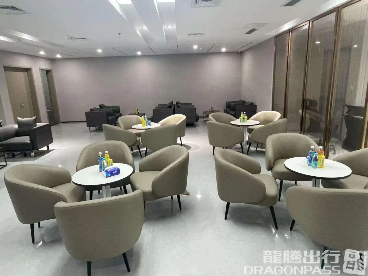 International First Class Lounge – photos 6