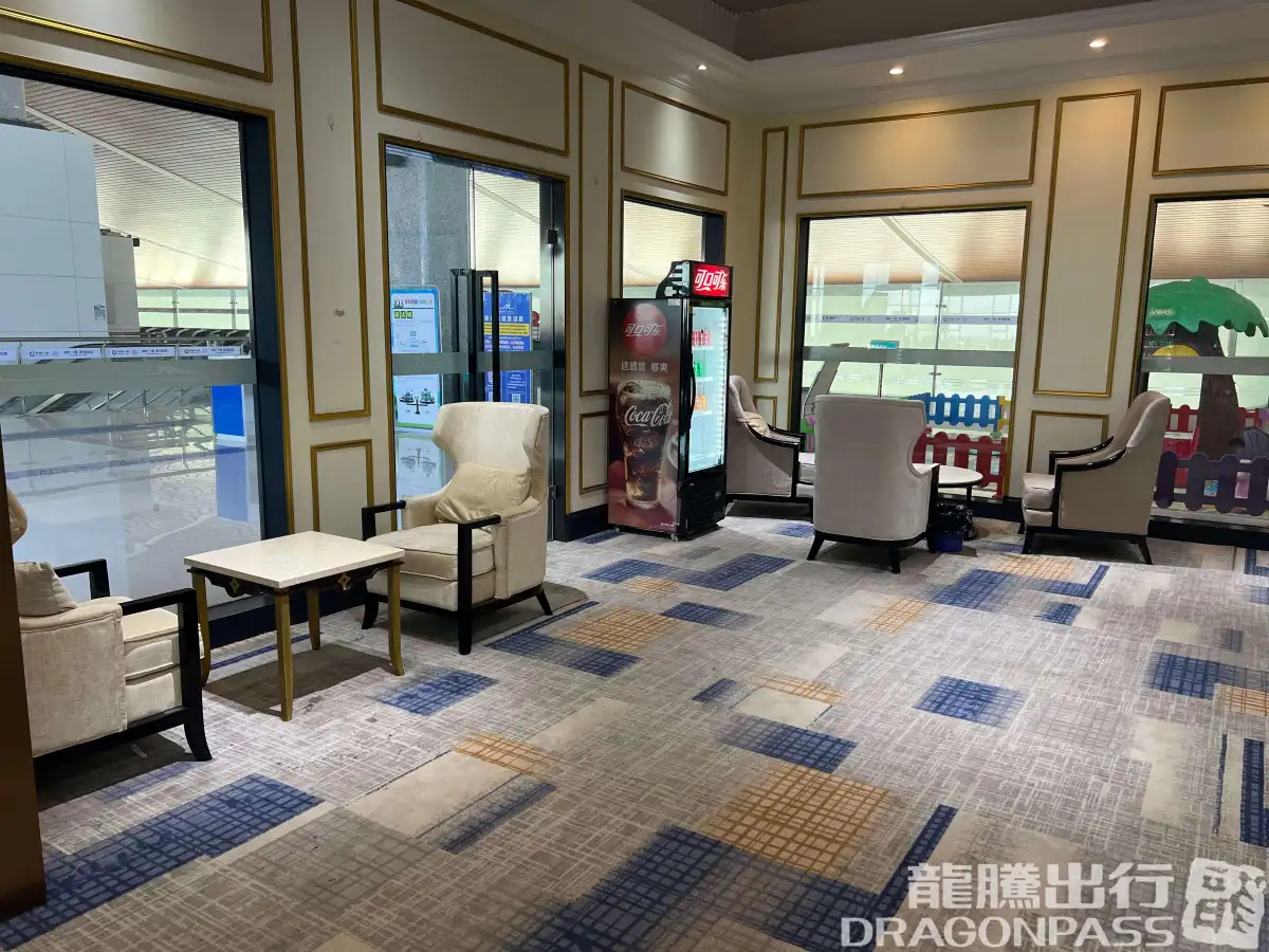 First and Business Class Lounge – photos 3