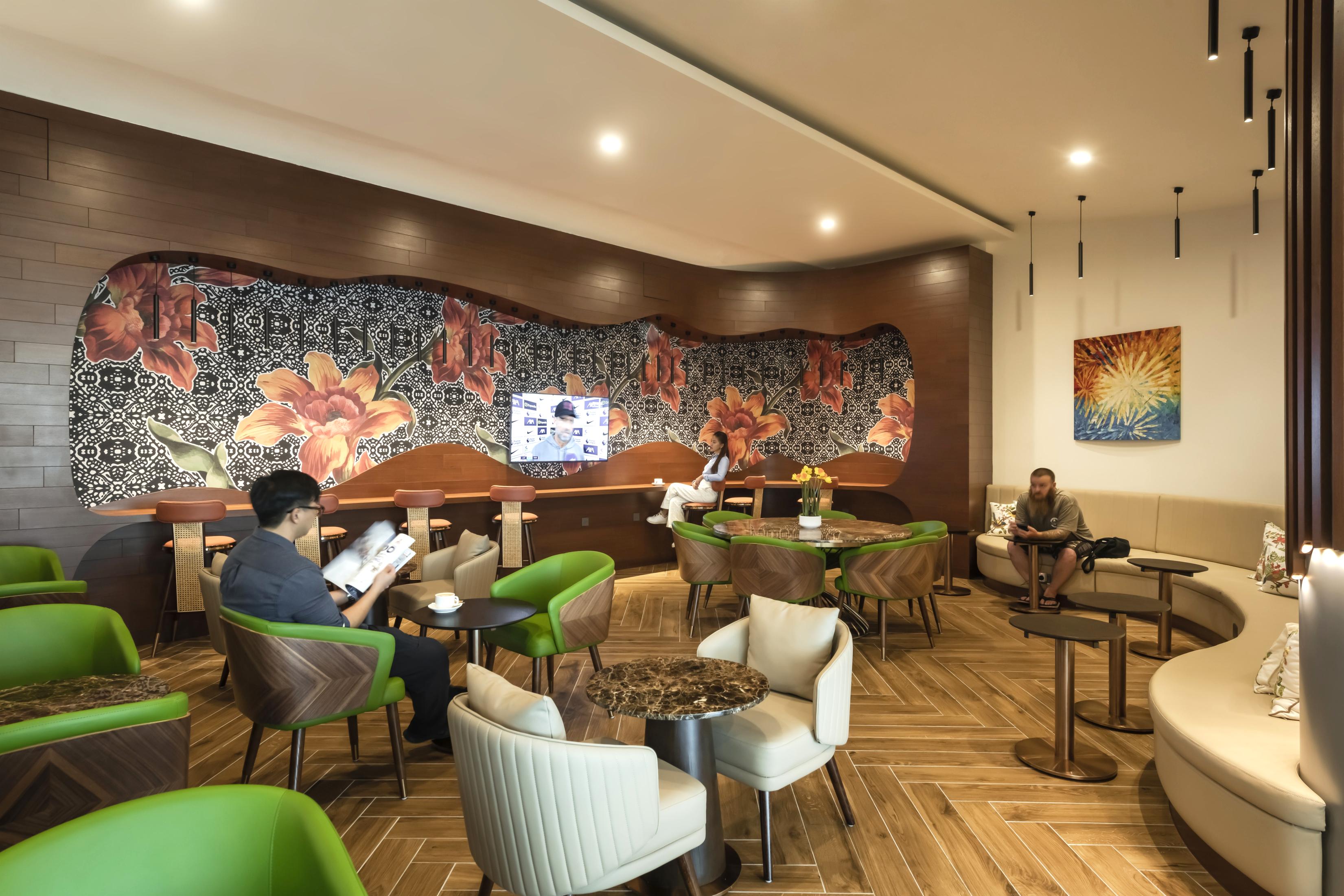 Travel Club Lounge (Satellite Building)