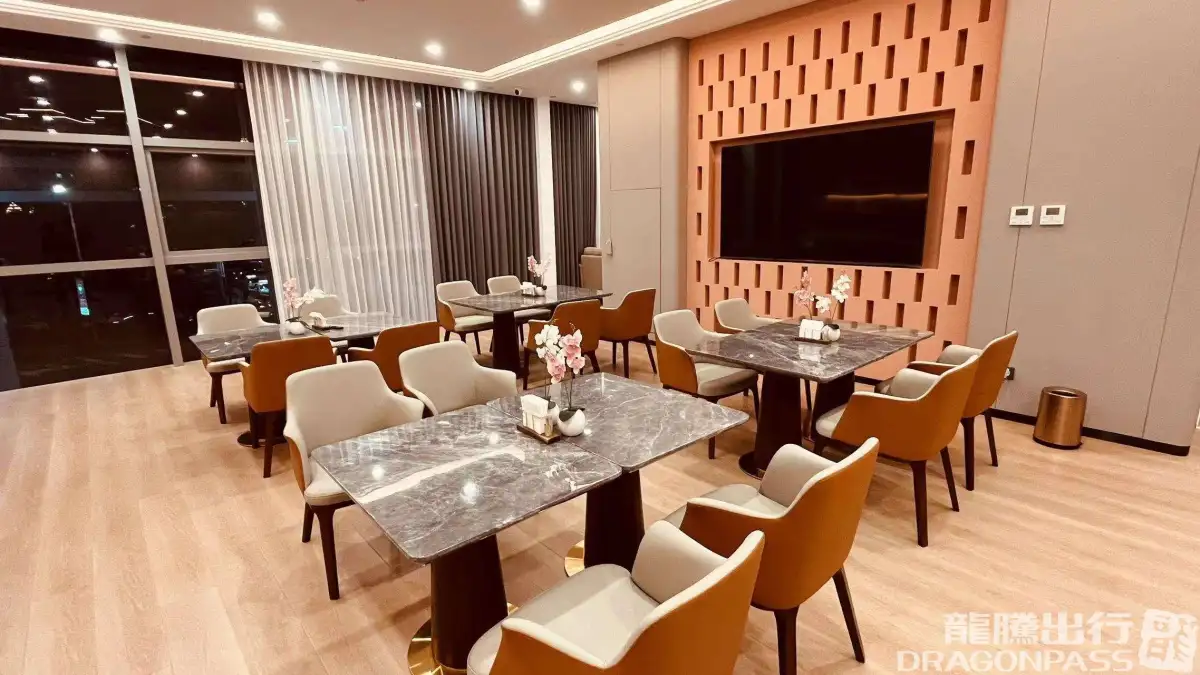 First Class Lounge – photos 6