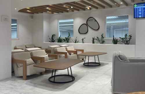 JMKYour Mykonian Luxury Lounge