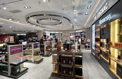 广州白云国际机场入境免税烟酒店