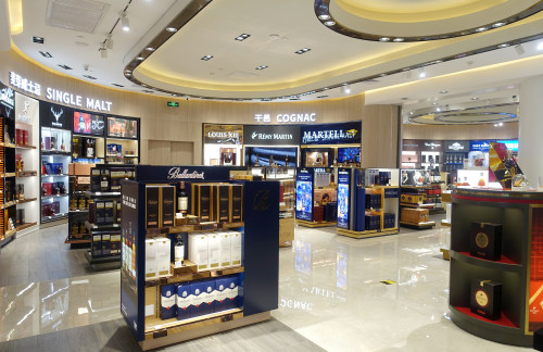 广州白云国际机场入境免税烟酒店