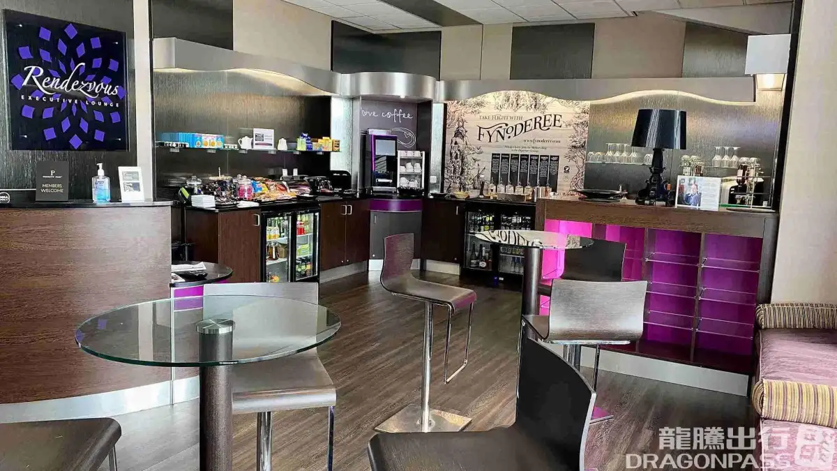 Rendezvous Executive Lounge – photos 3