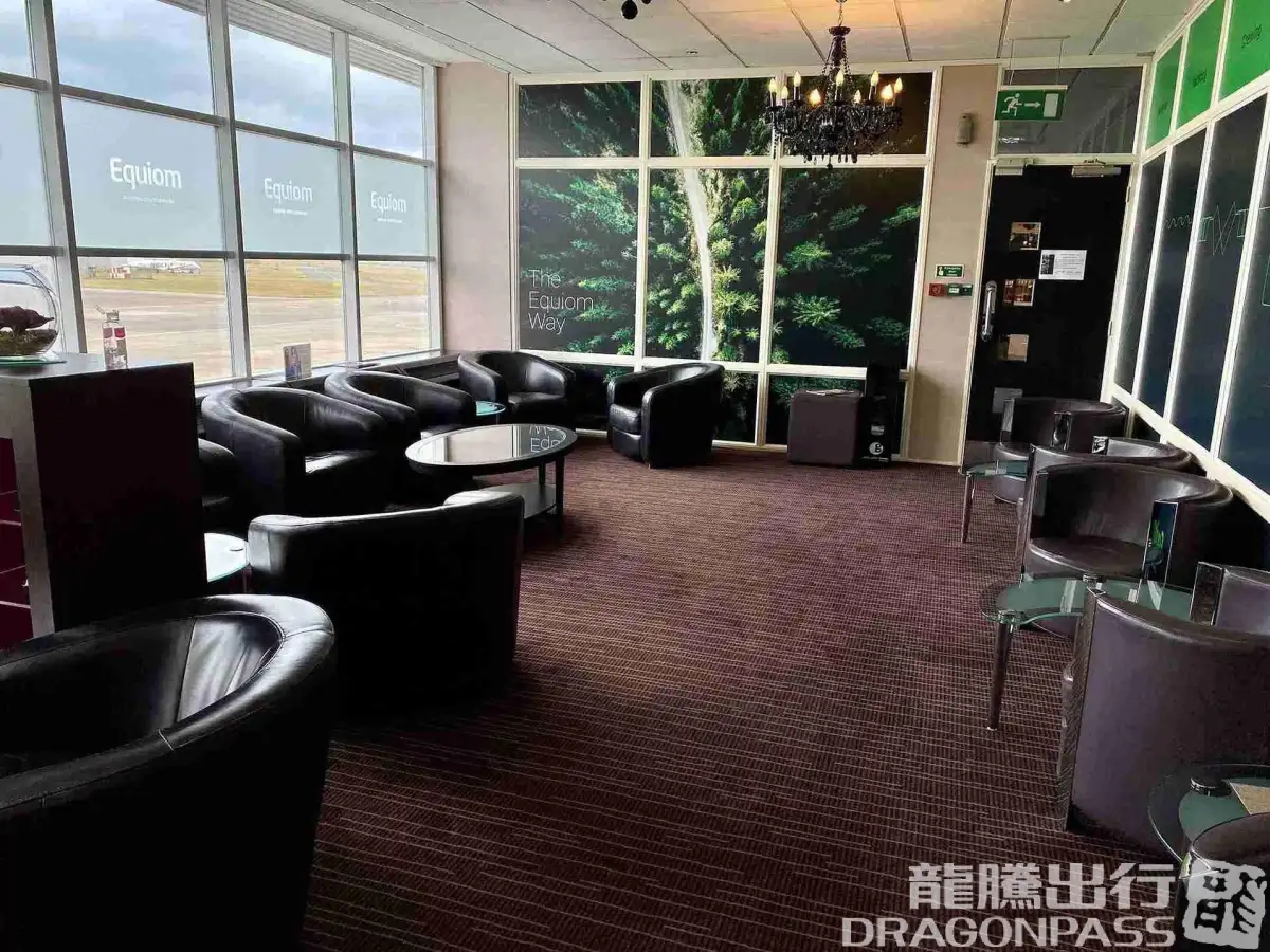 Rendezvous Executive Lounge – photos 5