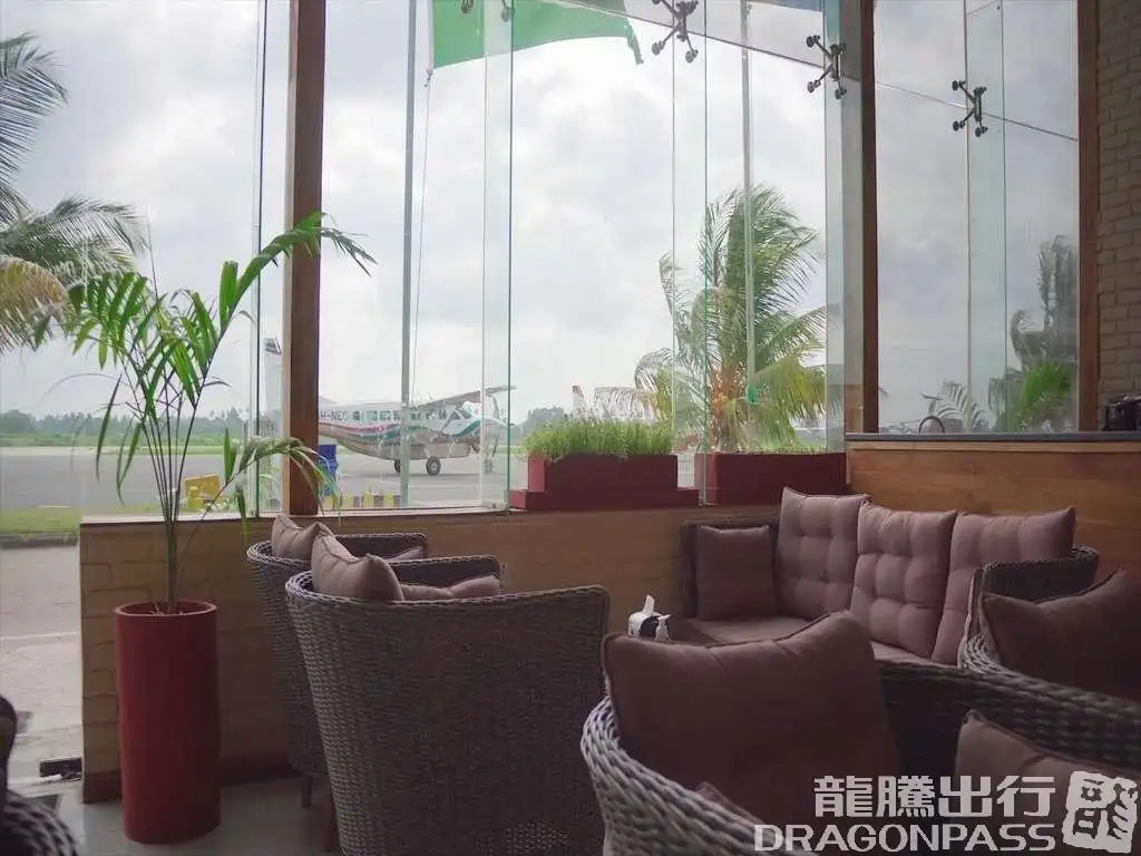 The Premium Lounge – photos 2
