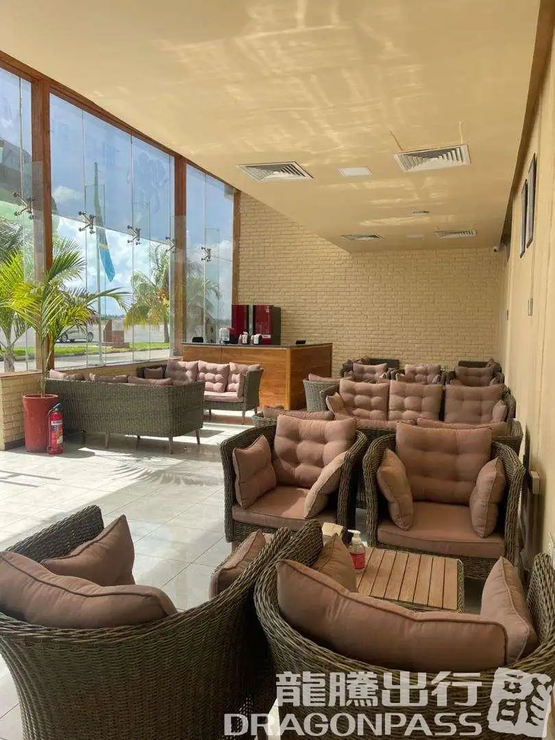 The Premium Lounge – photos 3