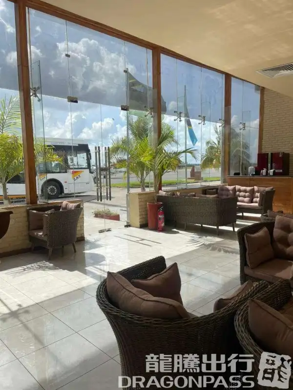 The Premium Lounge – photos 4