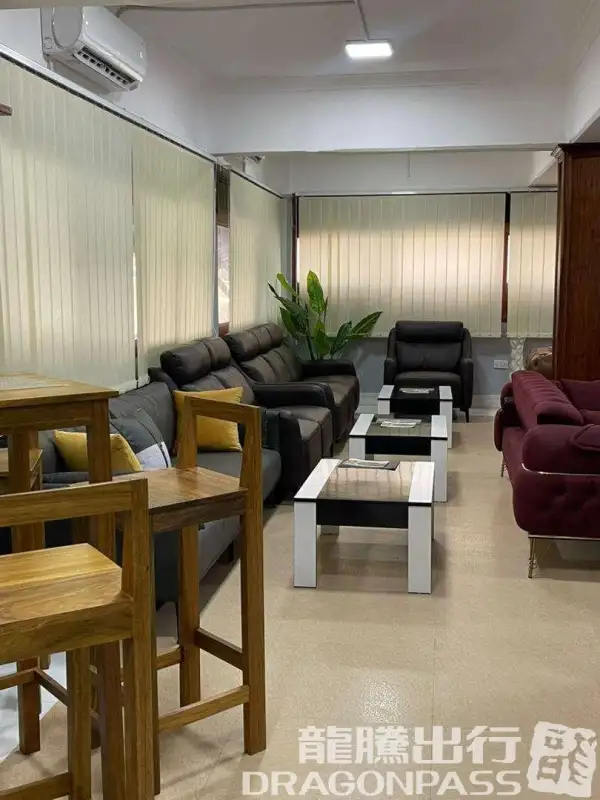 The Premium Lounge – photos 3