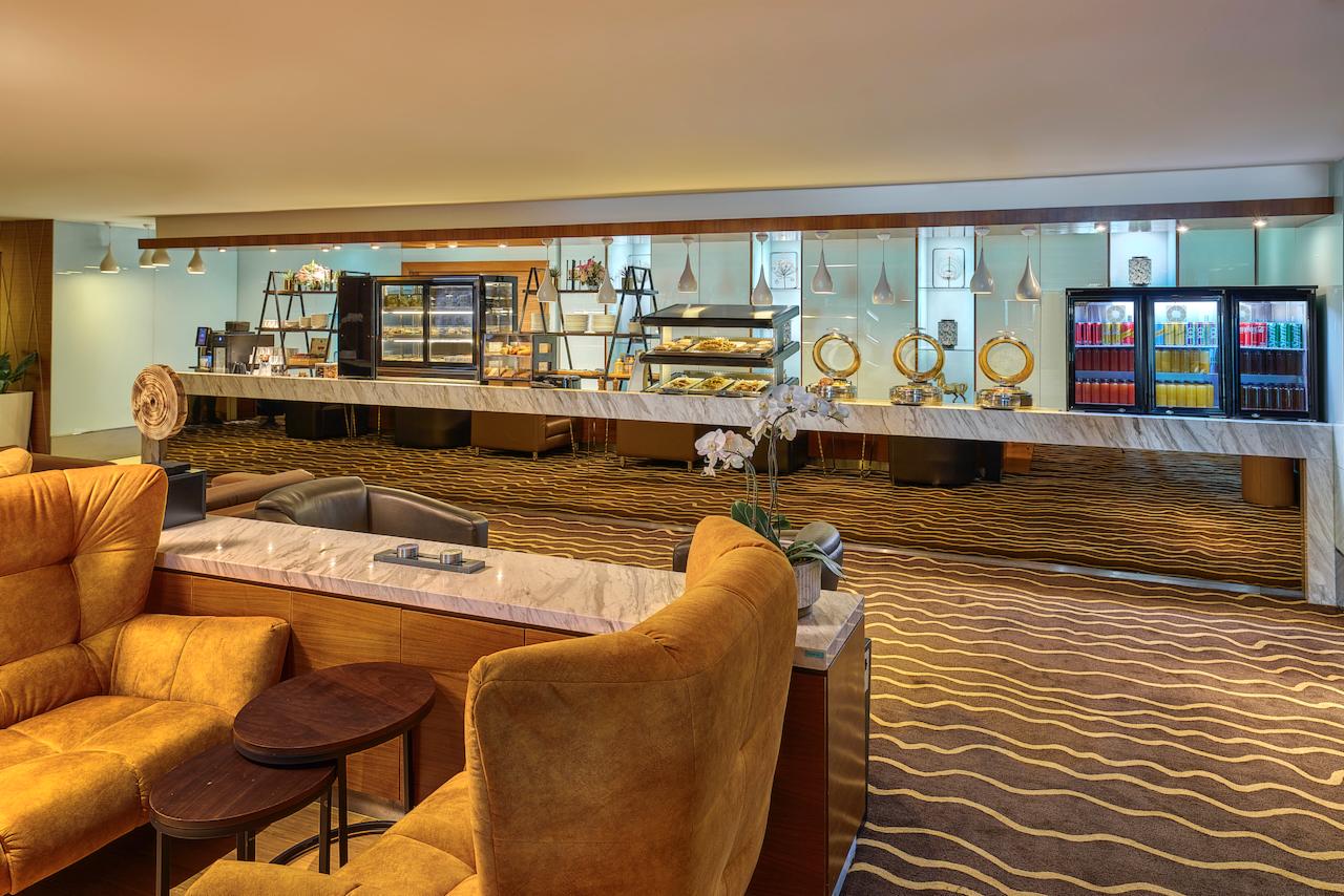 Sky Suite Lounge atmosphere, image 2