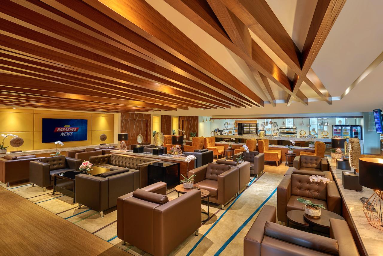 Sky Suite Lounge atmosphere, image 5