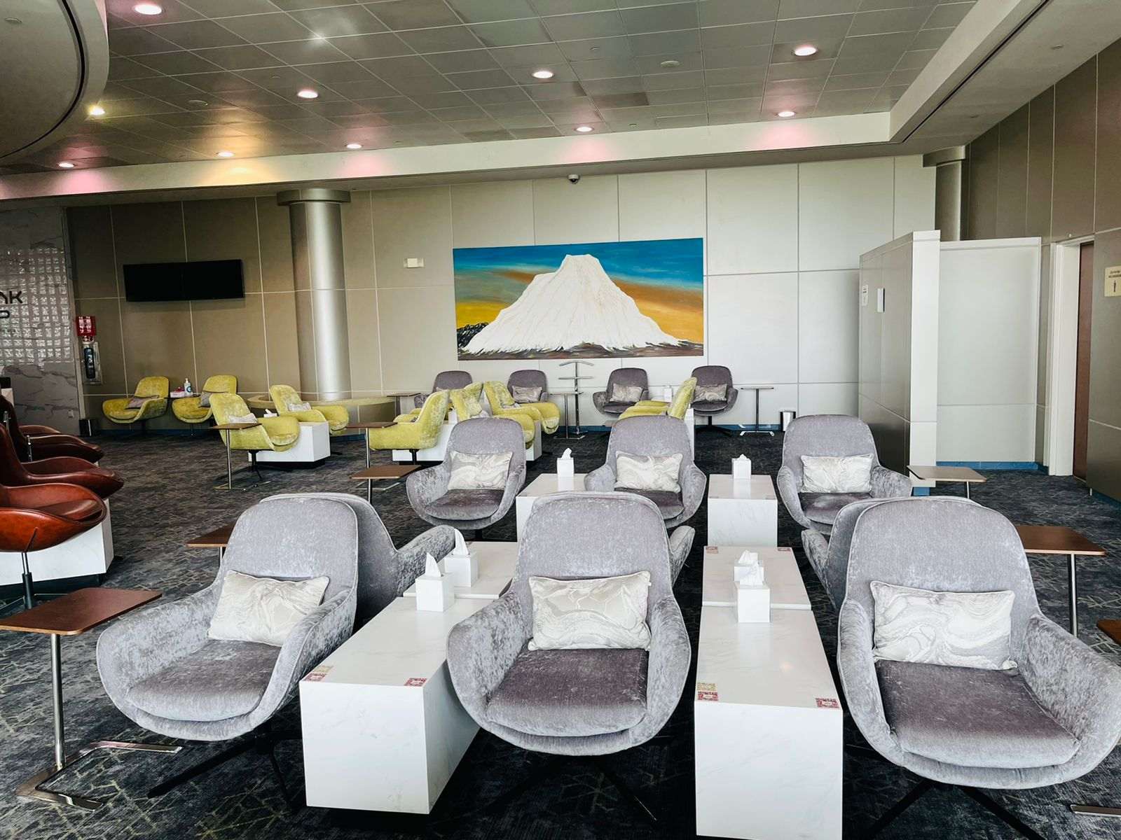 Hayyak Lounge at BHH