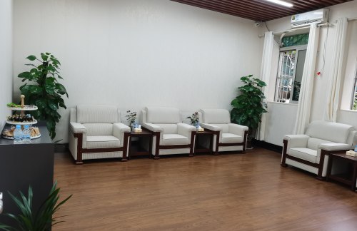 nnz龙腾商务候车区