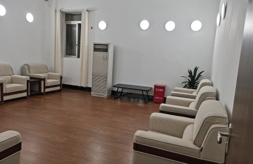 nnz龙腾商务候车区