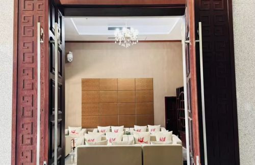 air-830220龙腾商务座候车区