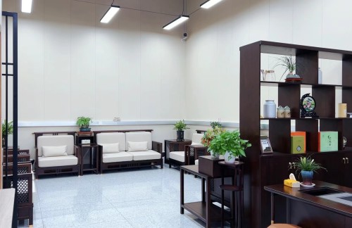 air-441571商务座候车区