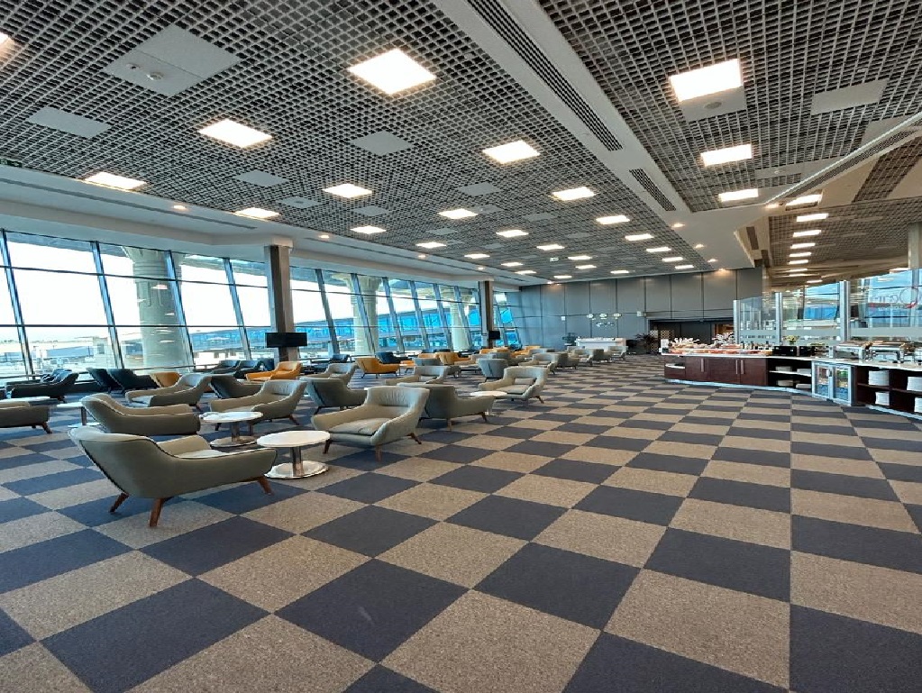 Pearl Lounge atmosphere, image 2