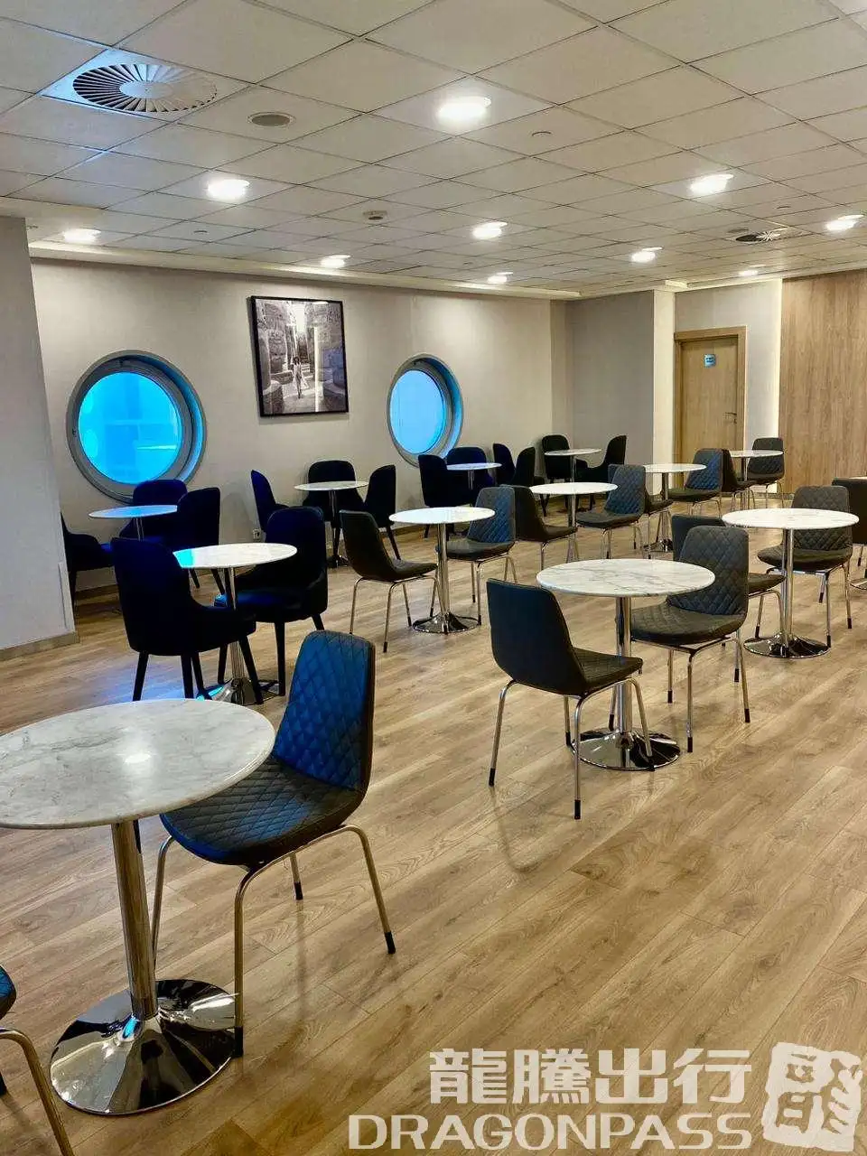Ahlein Premium Lounge -T3 – photos 5