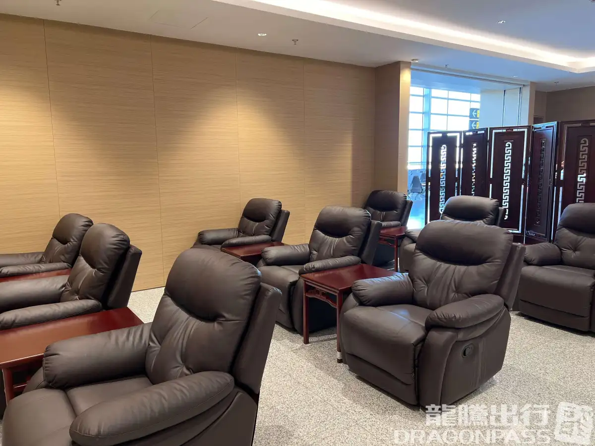 First Class Lounge – photos 3