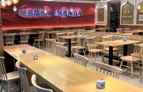 深圳宝安国际机场马有布
