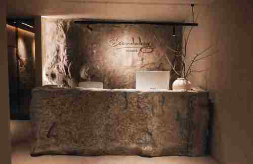 TIAScanderbeg VIP Lounge