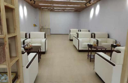 air-6851684尊冠享优行休息室