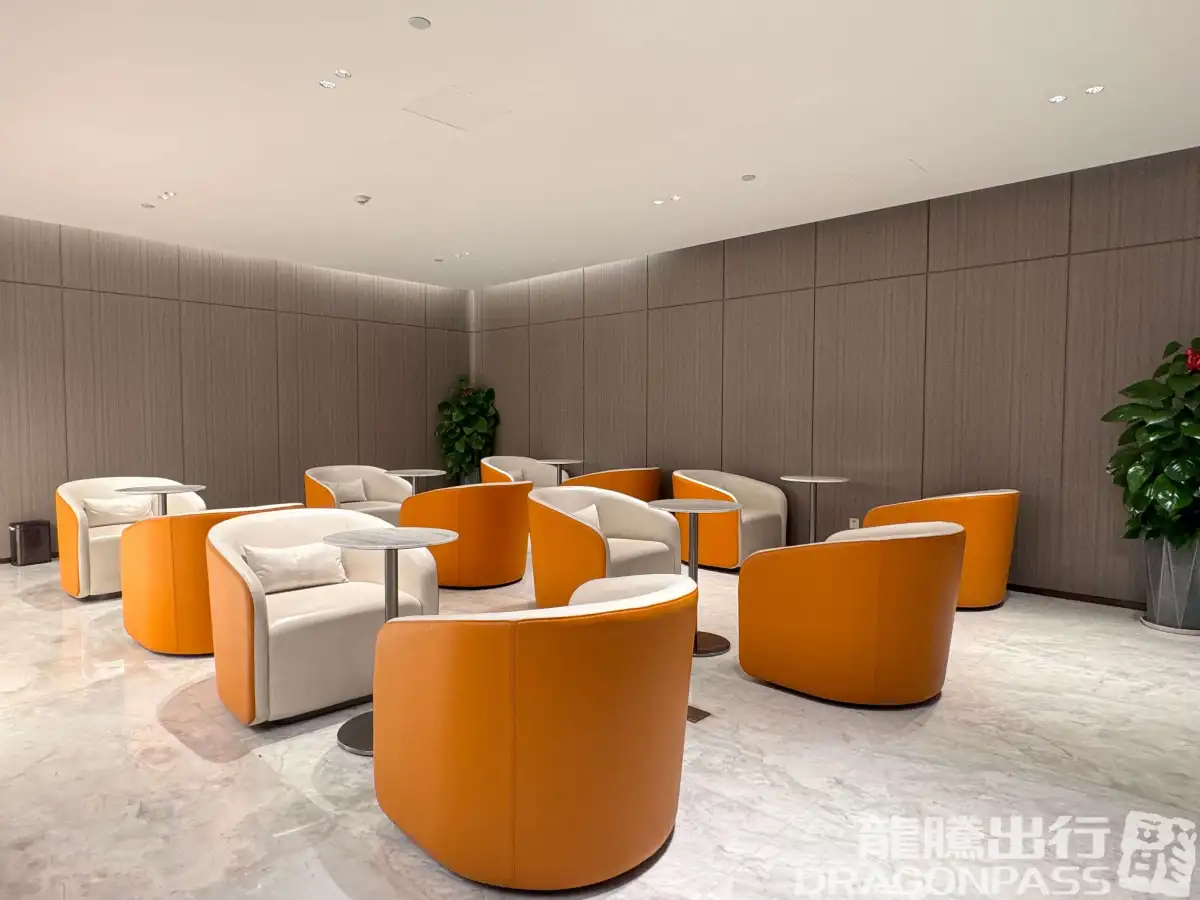 Business Lounge 3 (T2 - Intl) – photos 6