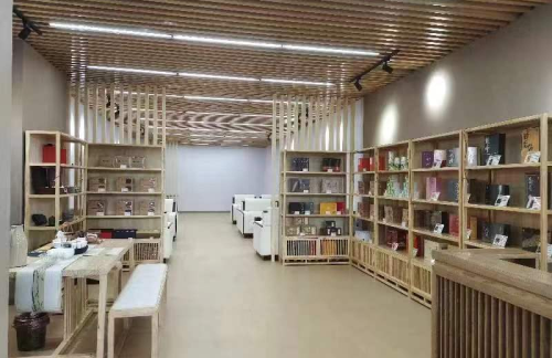 air-6851684尊冠享优行休息室