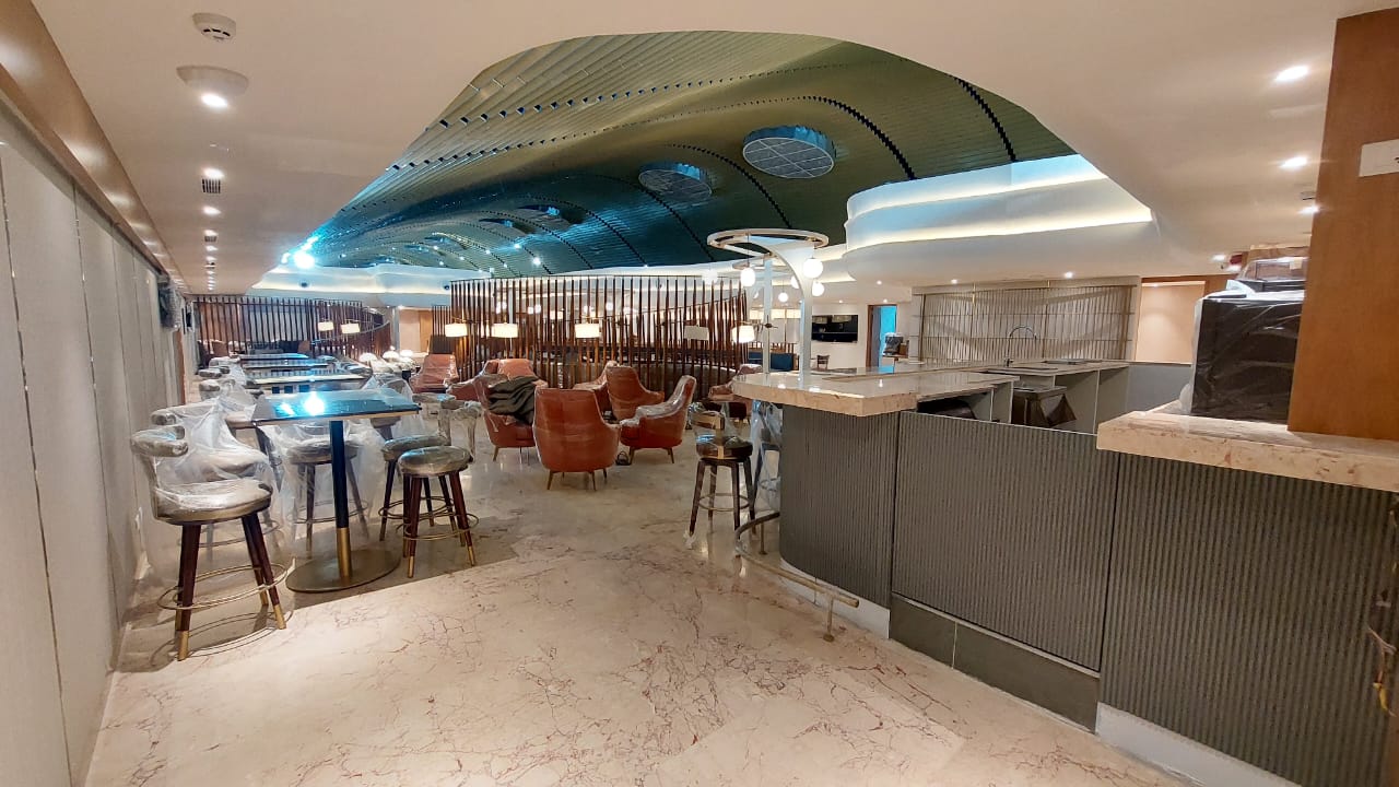 TFS Travel Club Lounge atmosphere, image 7