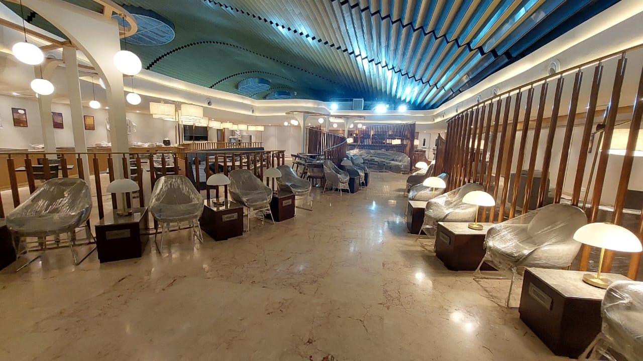 TFS Travel Club Lounge atmosphere, image 8