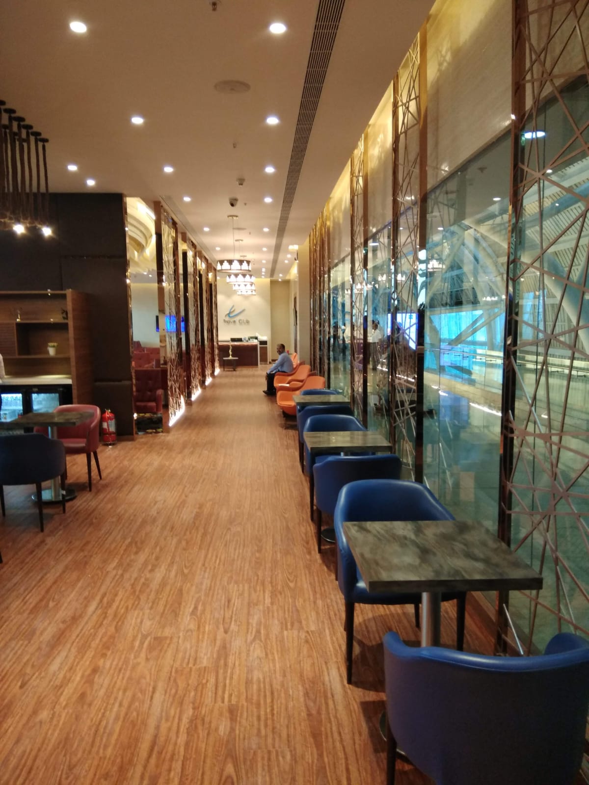 TFS Travel Club Lounge atmosphere, image 7