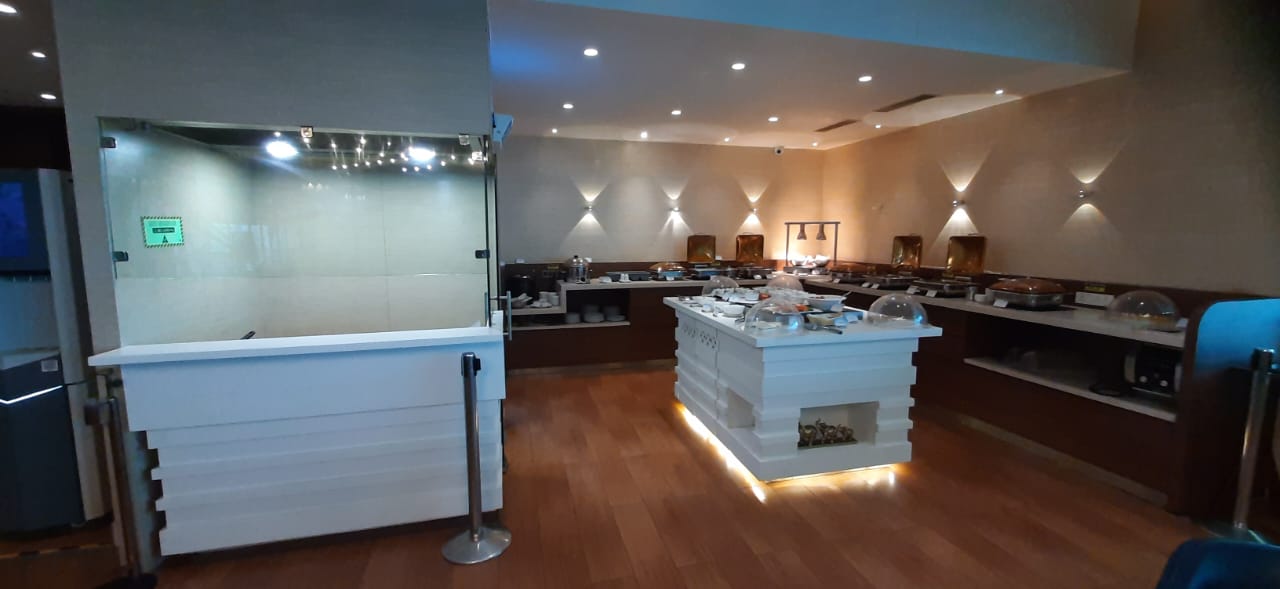 TFS Travel Club Lounge atmosphere, image 2
